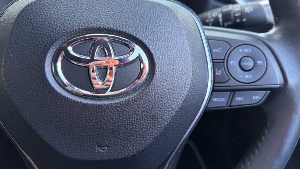 Toyota Corolla 2.0 VVT-i Hybrid Design 5dr CVT Hybrid Hatchback - Image 37