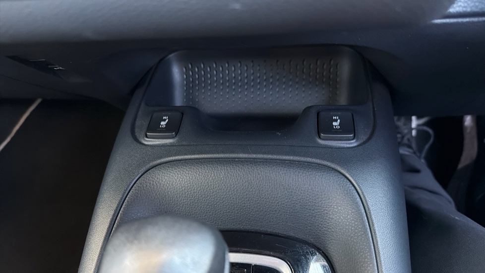 Toyota Corolla 2.0 VVT-i Hybrid Design 5dr CVT Hybrid Hatchback - Image 40