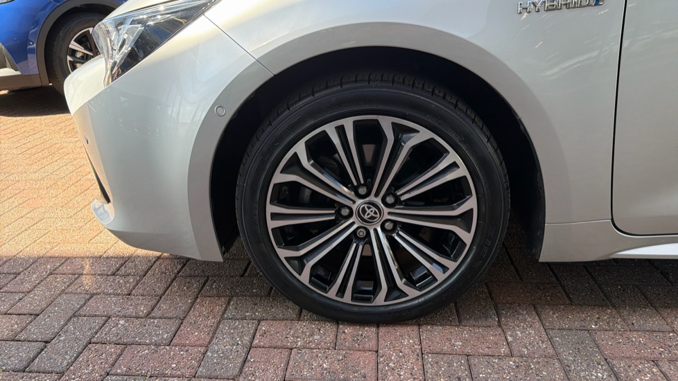Toyota Corolla 2.0 VVT-i Hybrid Design 5dr CVT Hybrid Hatchback - Image 43