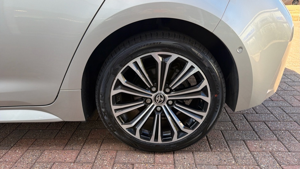 Toyota Corolla 2.0 VVT-i Hybrid Design 5dr CVT Hybrid Hatchback - Image 44