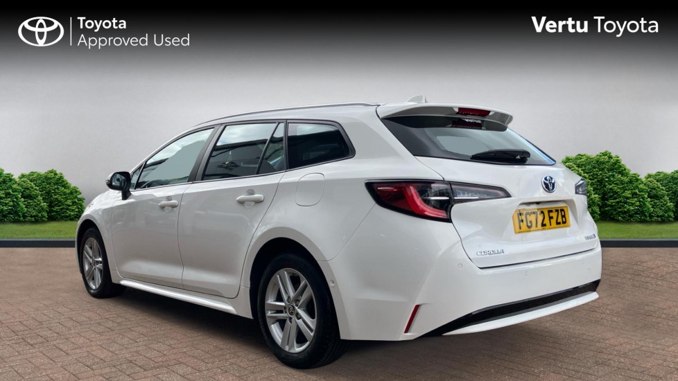 Toyota Corolla 1.8 VVT-i Hybrid Icon Tech 5dr CVT Hybrid Estate - Image 4