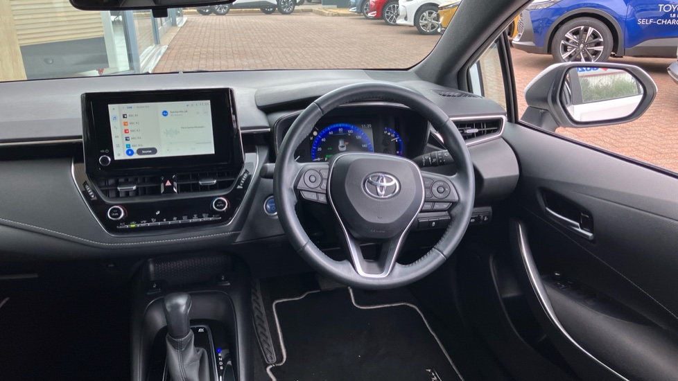 Toyota Corolla 1.8 VVT-i Hybrid Icon Tech 5dr CVT Hybrid Estate - Image 7
