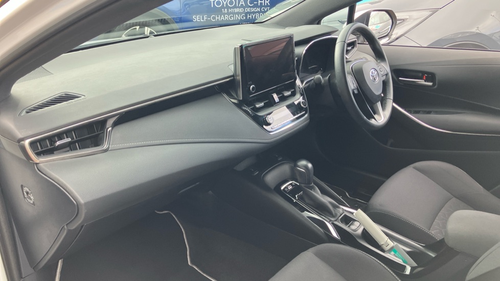 Toyota Corolla 1.8 VVT-i Hybrid Icon Tech 5dr CVT Hybrid Estate - Image 15