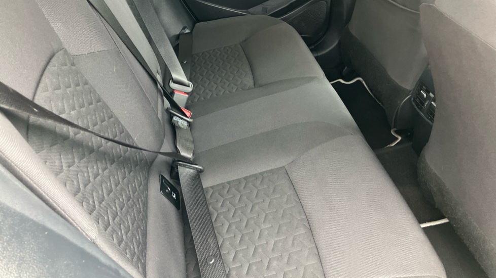 Toyota Corolla 1.8 VVT-i Hybrid Icon Tech 5dr CVT Hybrid Estate - Image 17