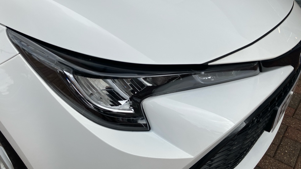 Toyota Corolla 1.8 VVT-i Hybrid Icon Tech 5dr CVT Hybrid Estate - Image 20