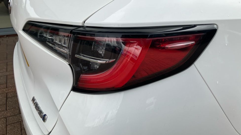 Toyota Corolla 1.8 VVT-i Hybrid Icon Tech 5dr CVT Hybrid Estate - Image 21