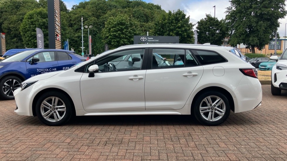 Toyota Corolla 1.8 VVT-i Hybrid Icon Tech 5dr CVT Hybrid Estate - Image 24