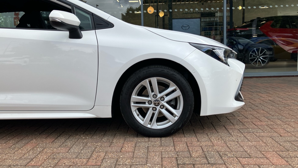 Toyota Corolla 1.8 VVT-i Hybrid Icon Tech 5dr CVT Hybrid Estate - Image 25
