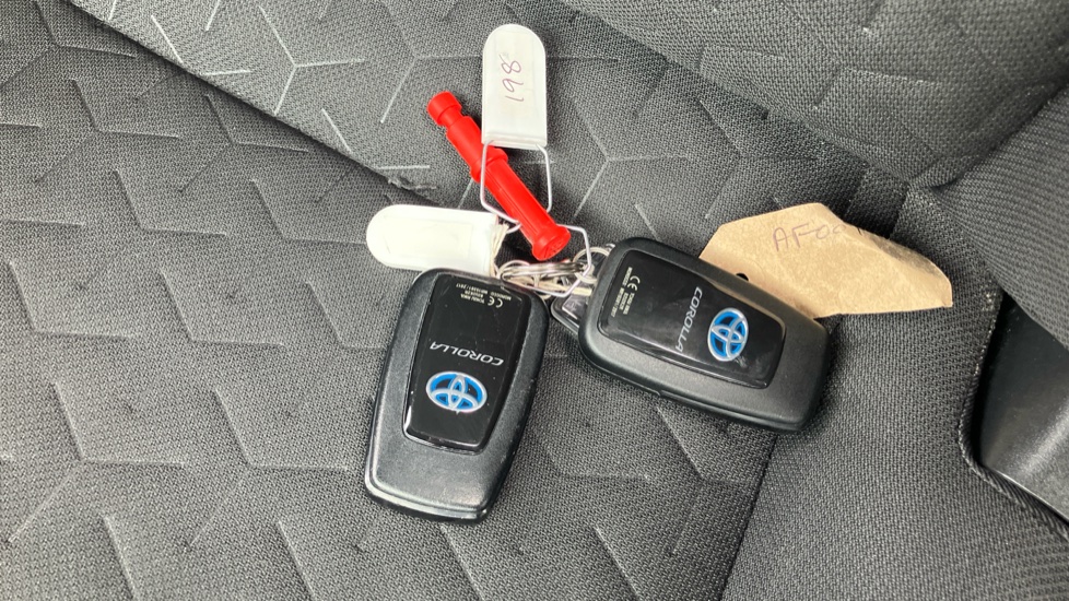 Toyota Corolla 1.8 VVT-i Hybrid Icon Tech 5dr CVT Hybrid Estate - Image 28