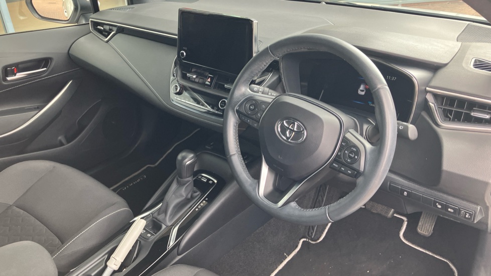Toyota Corolla 1.8 VVT-i Hybrid Icon Tech 5dr CVT Hybrid Estate - Image 34