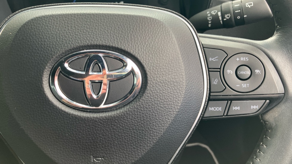 Toyota Corolla 1.8 VVT-i Hybrid Icon Tech 5dr CVT Hybrid Estate - Image 37