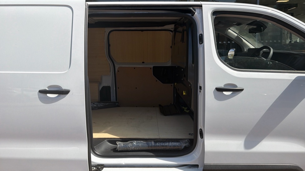 Toyota Proace L2 Diesel 2.0D 145 Icon Van - Image 8