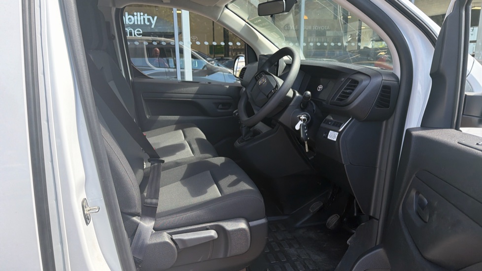 Toyota Proace L2 Diesel 2.0D 145 Icon Van - Image 12