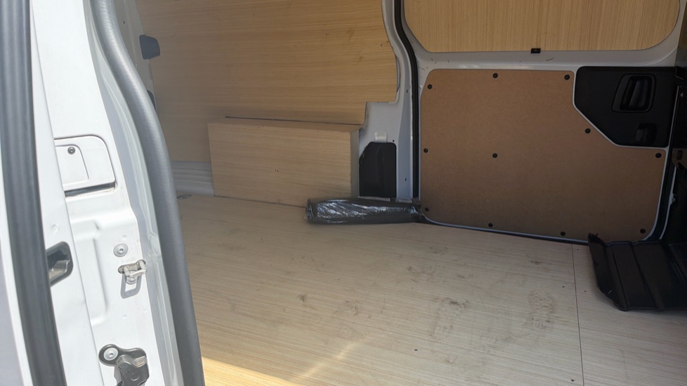 Toyota Proace L2 Diesel 2.0D 145 Icon Van - Image 14