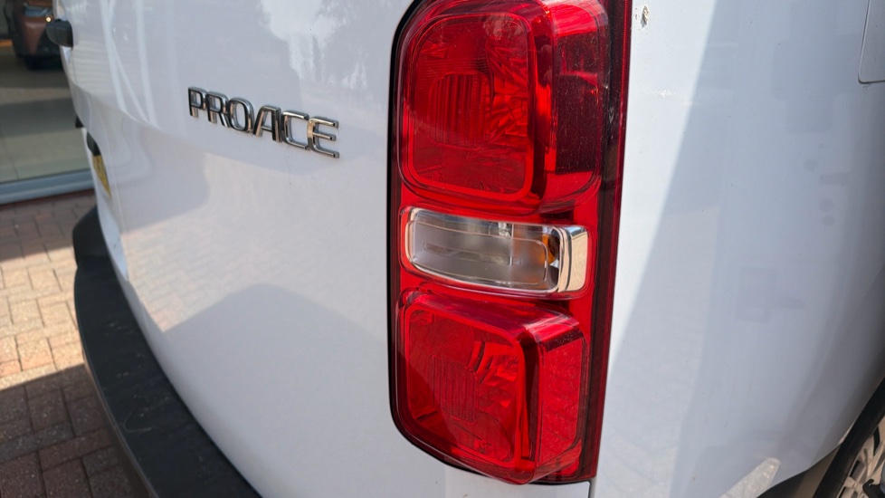 Toyota Proace L2 Diesel 2.0D 145 Icon Van - Image 21