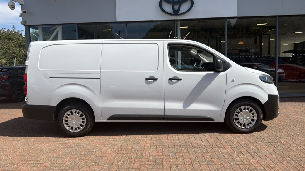 Toyota Proace L2 Diesel 2.0D 145 Icon Van - Image 23