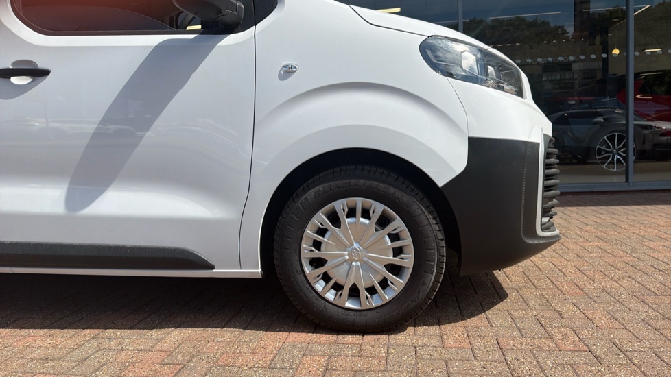 Toyota Proace L2 Diesel 2.0D 145 Icon Van - Image 25