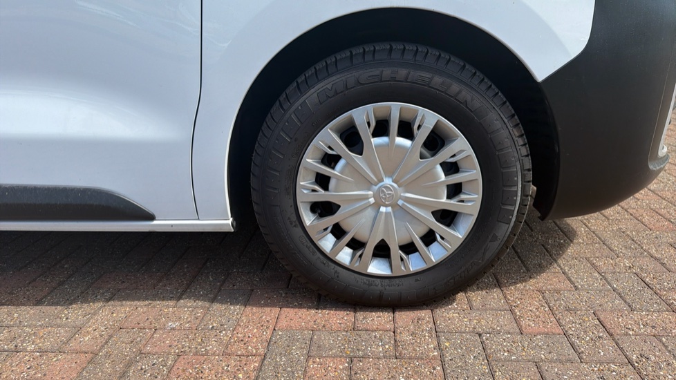 Toyota Proace L2 Diesel 2.0D 145 Icon Van - Image 39