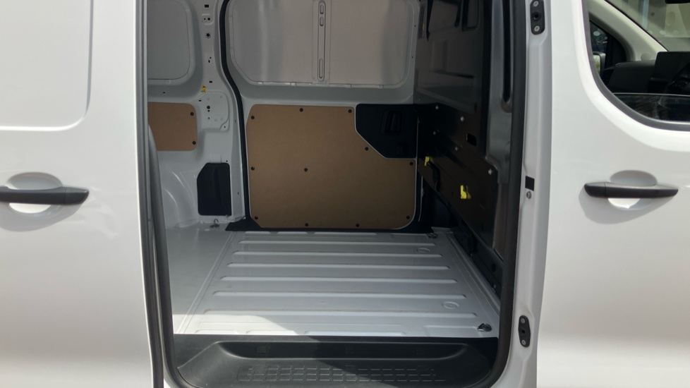 Toyota Proace L2 Diesel 2.0D 145 Icon Van - Image 8