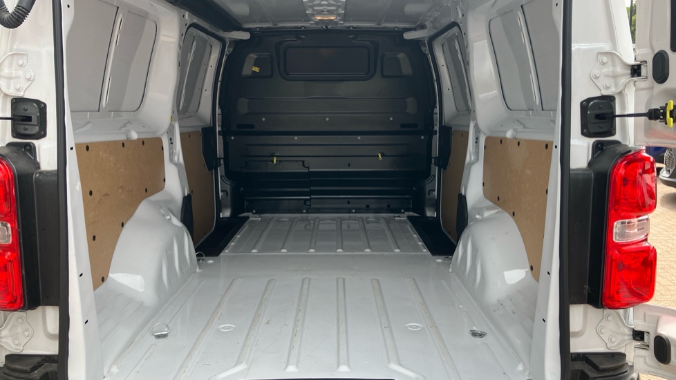Toyota Proace L2 Diesel 2.0D 145 Icon Van - Image 13