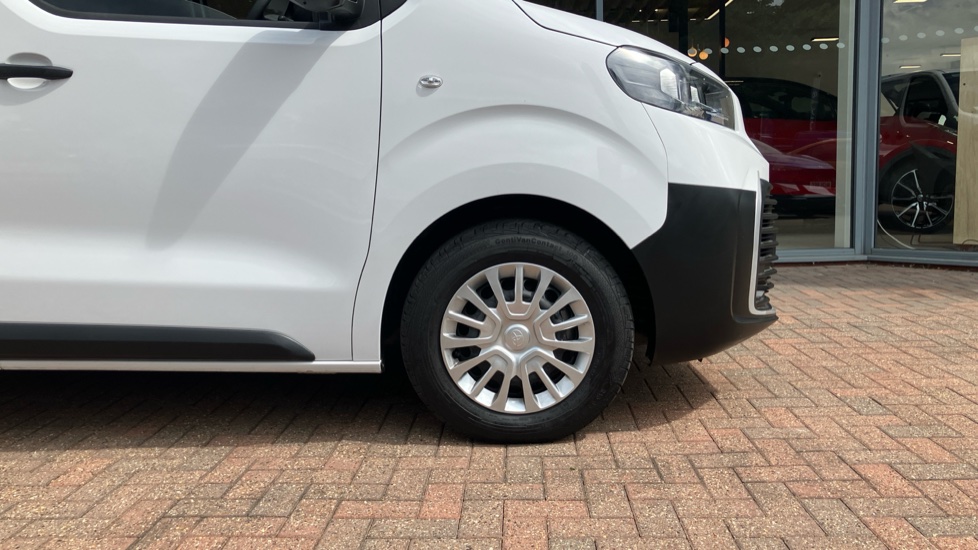 Toyota Proace L2 Diesel 2.0D 145 Icon Van - Image 25