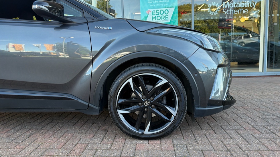 Toyota C-HR 2.0 Hybrid GR Sport 5dr CVT Hybrid Hatchback - Image 25