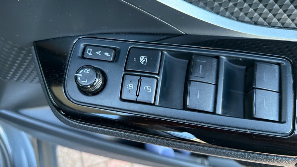Toyota C-HR 2.0 Hybrid GR Sport 5dr CVT Hybrid Hatchback - Image 35