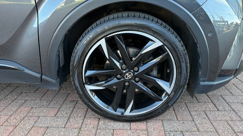 Toyota C-HR 2.0 Hybrid GR Sport 5dr CVT Hybrid Hatchback - Image 41