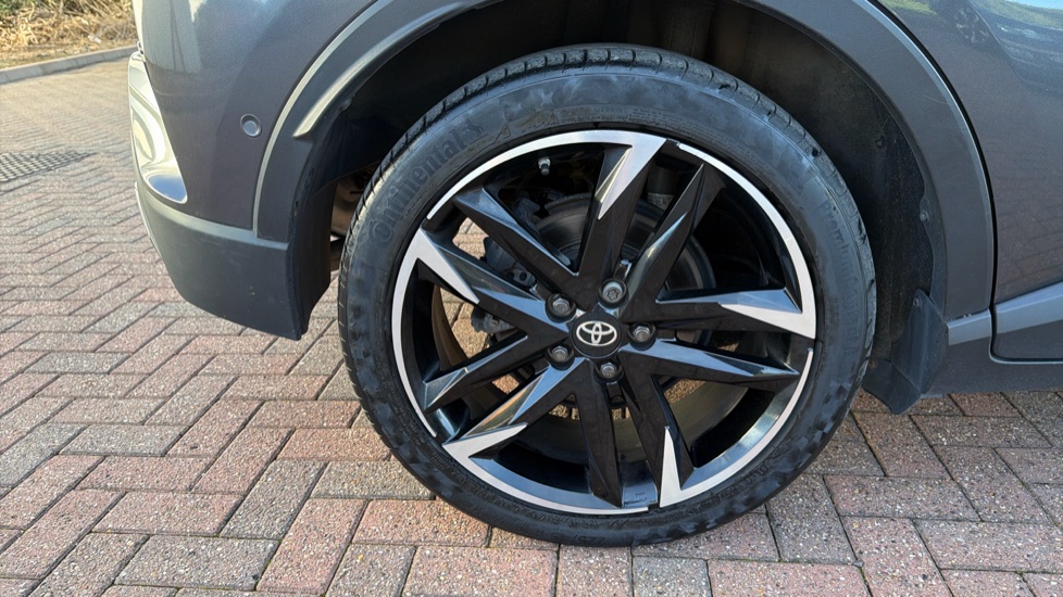 Toyota C-HR 2.0 Hybrid GR Sport 5dr CVT Hybrid Hatchback - Image 42