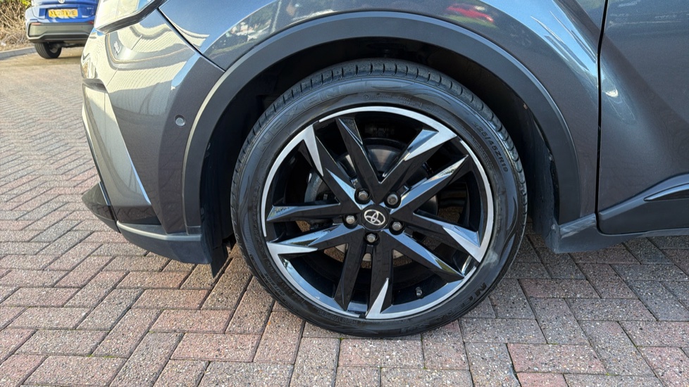 Toyota C-HR 2.0 Hybrid GR Sport 5dr CVT Hybrid Hatchback - Image 43