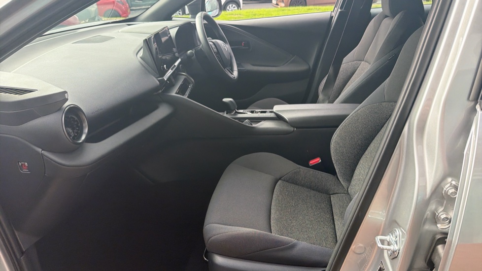Toyota C-HR 1.8 Hybrid Icon 5dr CVT Hybrid Hatchback - Image 5
