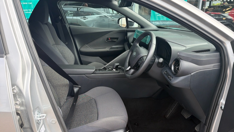 Toyota C-HR 1.8 Hybrid Icon 5dr CVT Hybrid Hatchback - Image 12