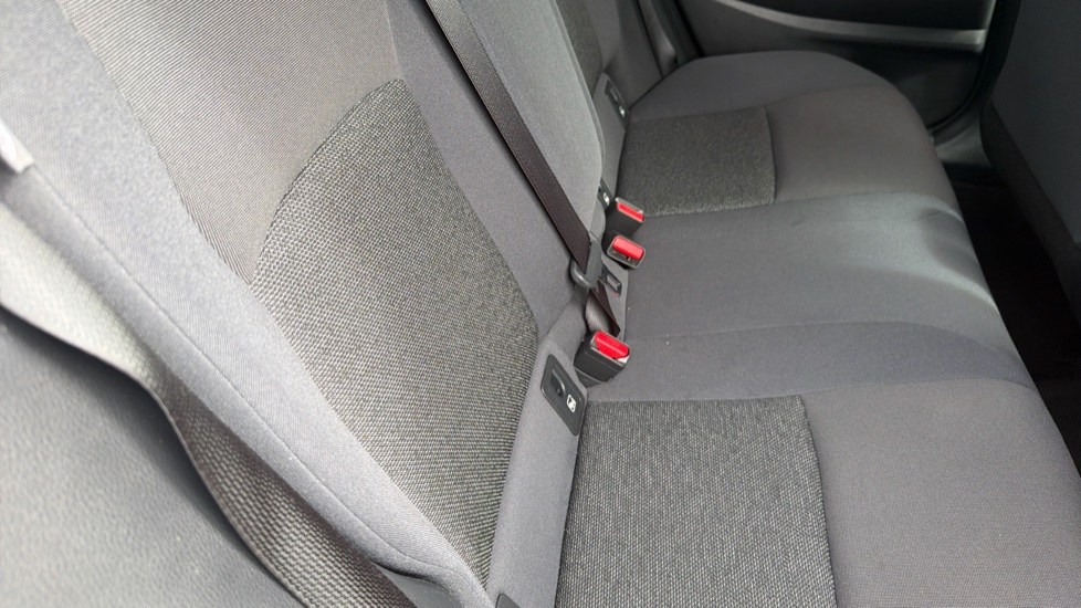 Toyota C-HR 1.8 Hybrid Icon 5dr CVT Hybrid Hatchback - Image 14