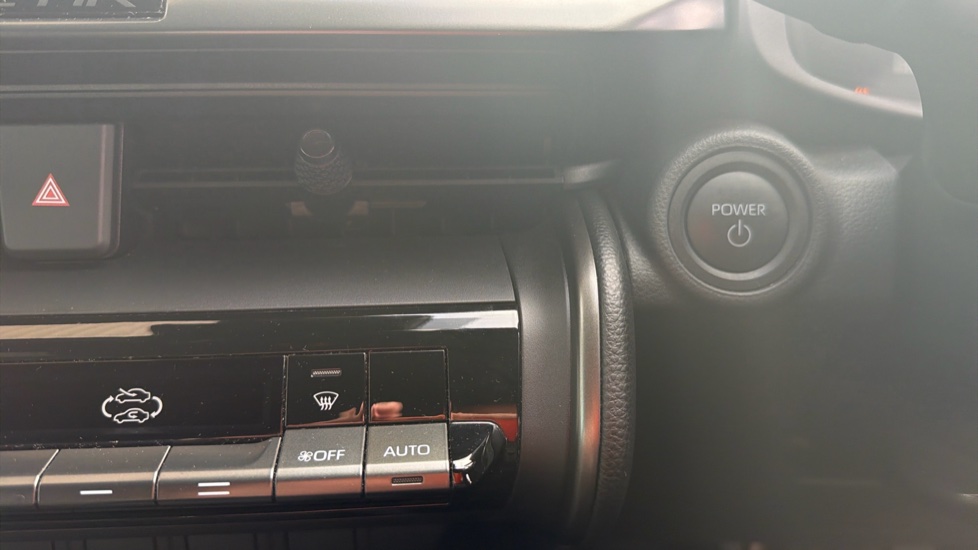Toyota C-HR 1.8 Hybrid Icon 5dr CVT Hybrid Hatchback - Image 16
