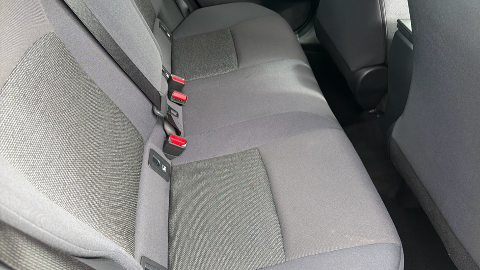 Toyota C-HR 1.8 Hybrid Icon 5dr CVT Hybrid Hatchback - Image 17