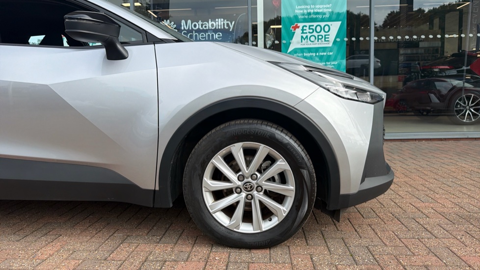 Toyota C-HR 1.8 Hybrid Icon 5dr CVT Hybrid Hatchback - Image 25