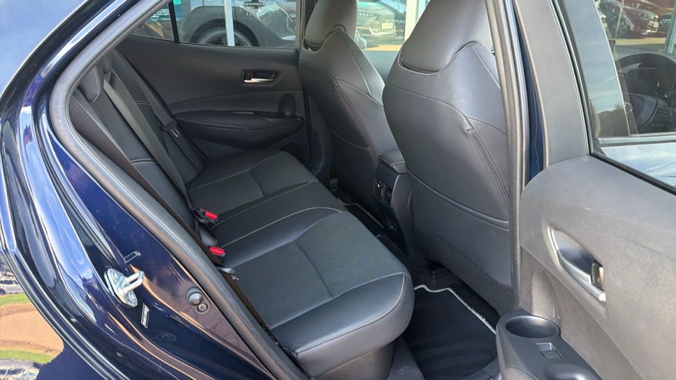 Toyota Corolla 2.0 Hybrid Excel 5dr CVT Hybrid Hatchback - Image 8