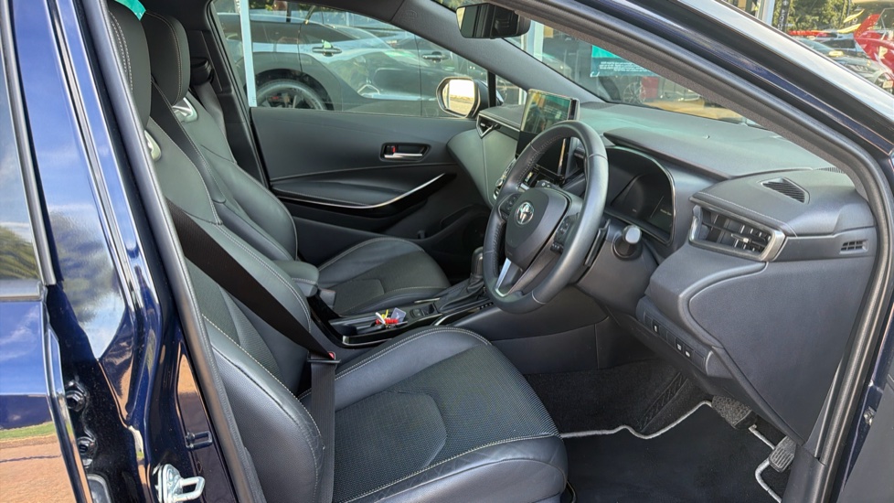 Toyota Corolla 2.0 Hybrid Excel 5dr CVT Hybrid Hatchback - Image 12