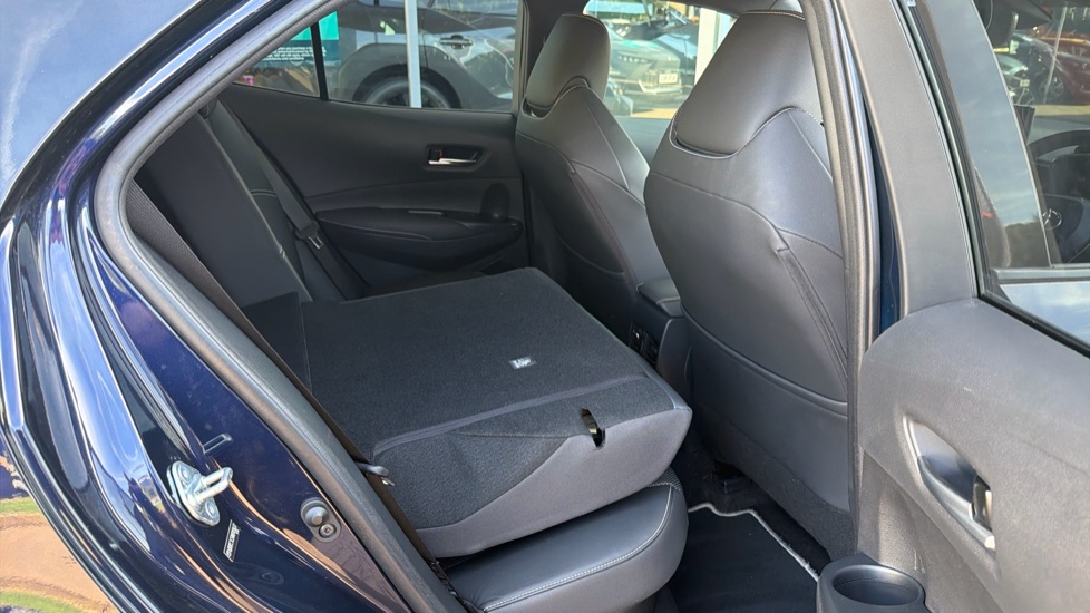 Toyota Corolla 2.0 Hybrid Excel 5dr CVT Hybrid Hatchback - Image 18