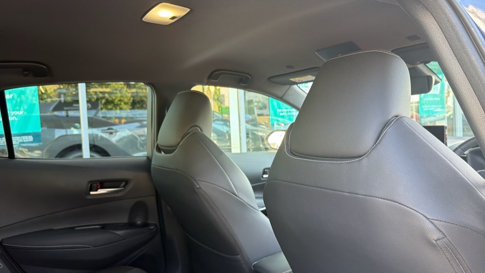 Toyota Corolla 2.0 Hybrid Excel 5dr CVT Hybrid Hatchback - Image 19