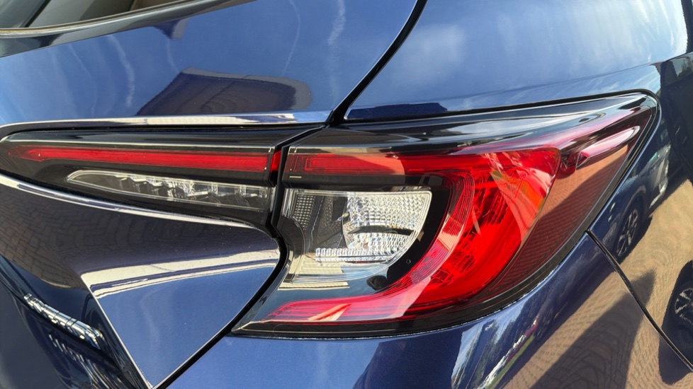 Toyota Corolla 2.0 Hybrid Excel 5dr CVT Hybrid Hatchback - Image 21