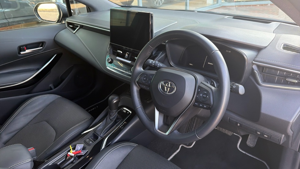Toyota Corolla 2.0 Hybrid Excel 5dr CVT Hybrid Hatchback - Image 34