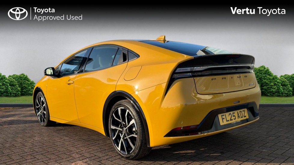 Toyota Prius 2.0 PHEV Excel 5dr CVT Hatchback - Image 4