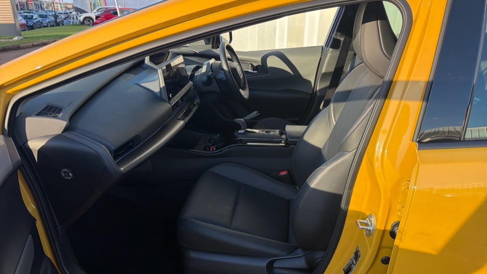 Toyota Prius 2.0 PHEV Excel 5dr CVT Hatchback - Image 10