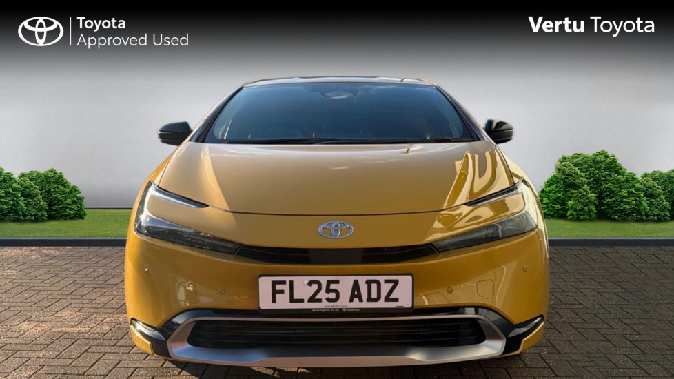 Toyota Prius 2.0 PHEV Excel 5dr CVT Hatchback - Image 15