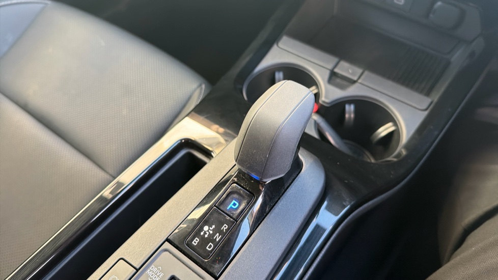 Toyota Prius 2.0 PHEV Excel 5dr CVT Hatchback - Image 32