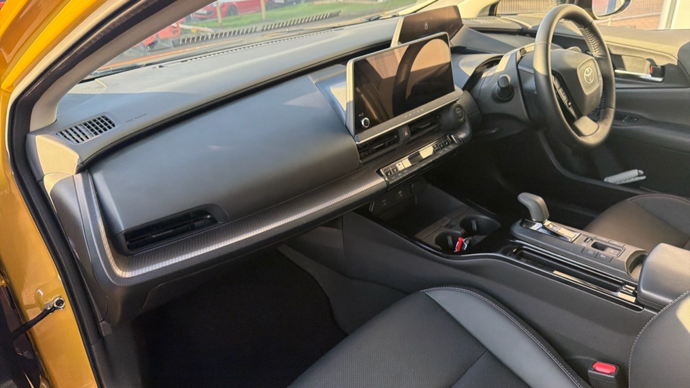 Toyota Prius 2.0 PHEV Excel 5dr CVT Hatchback - Image 37