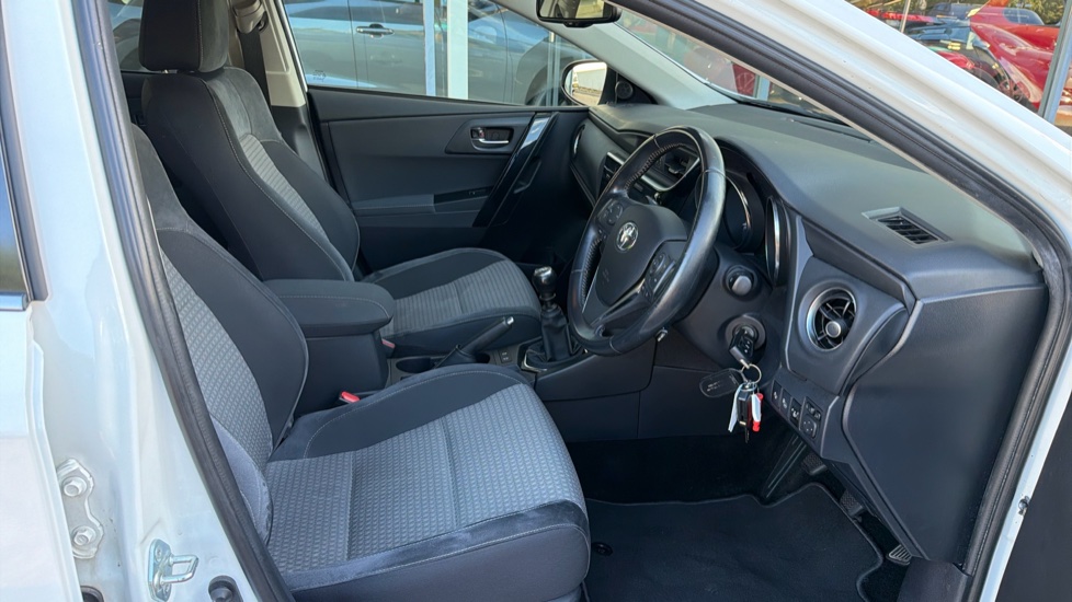 Toyota Auris 1.2T Design TSS 5dr Petrol Estate - Image 12