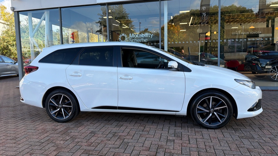 Toyota Auris 1.2T Design TSS 5dr Petrol Estate - Image 23