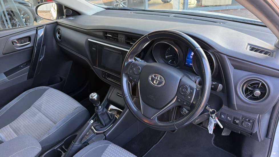 Toyota Auris 1.2T Design TSS 5dr Petrol Estate - Image 34